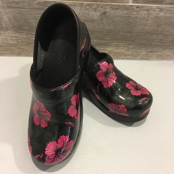 dansko hibiscus clogs